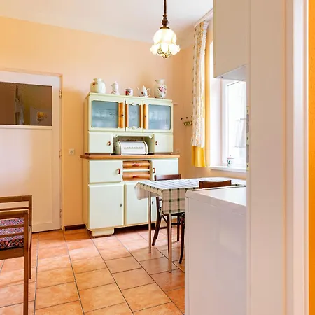 Romantic Escape In Altentreptow, Cleaning Included Appartamento