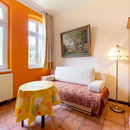 Romantic Escape In Altentreptow, Cleaning Included Appartamento *